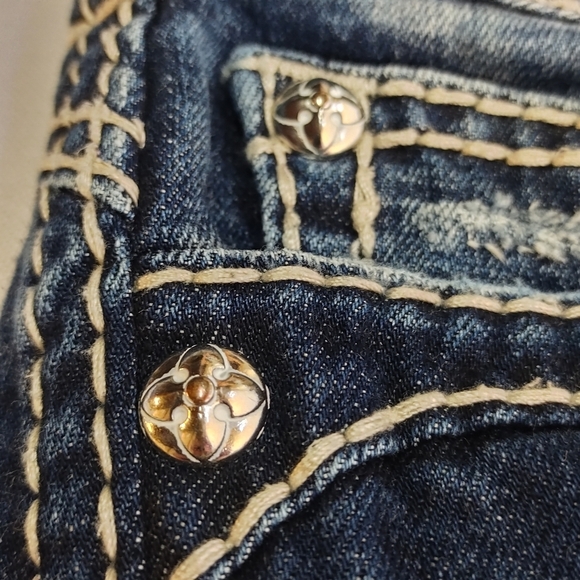Rock Revival Women's Blue Embroidered Capri Jeans Size 27 - Picture 7 of 11